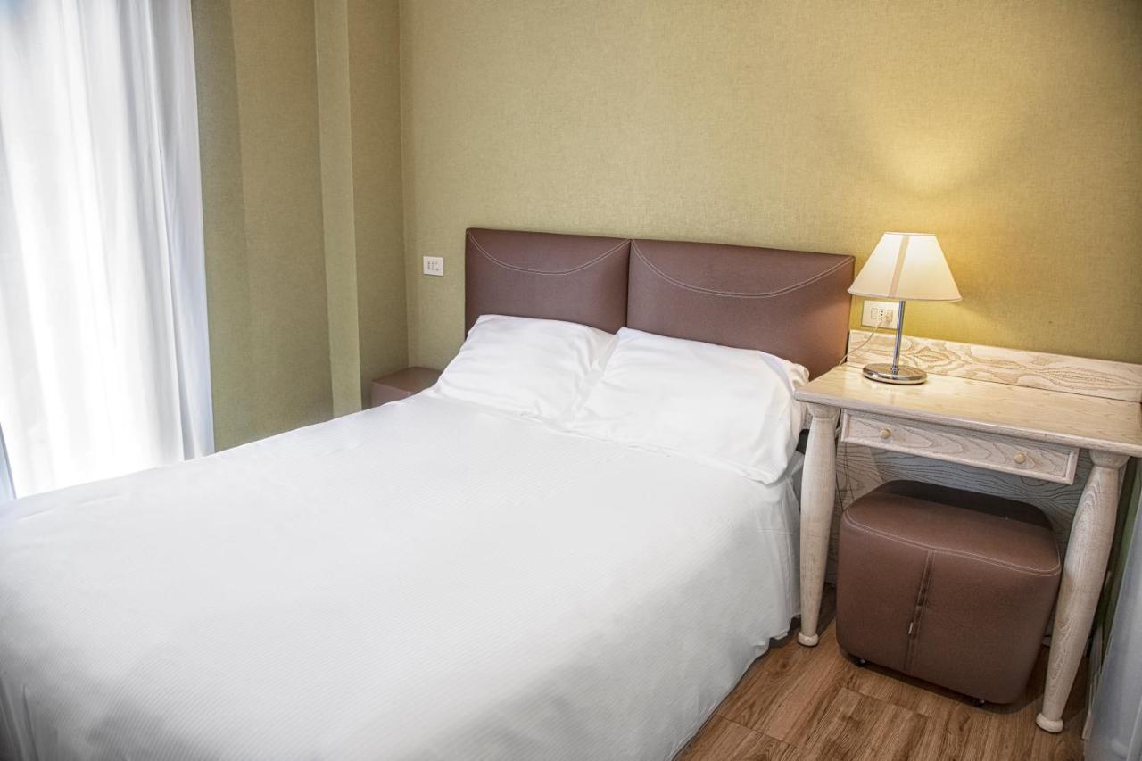 Villa Adriatica Ambienthotels Rimini Exteriör bild