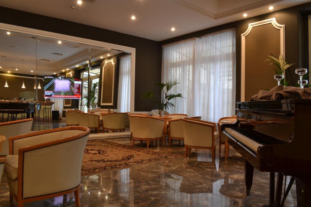 Villa Adriatica Ambienthotels Rimini Exteriör bild