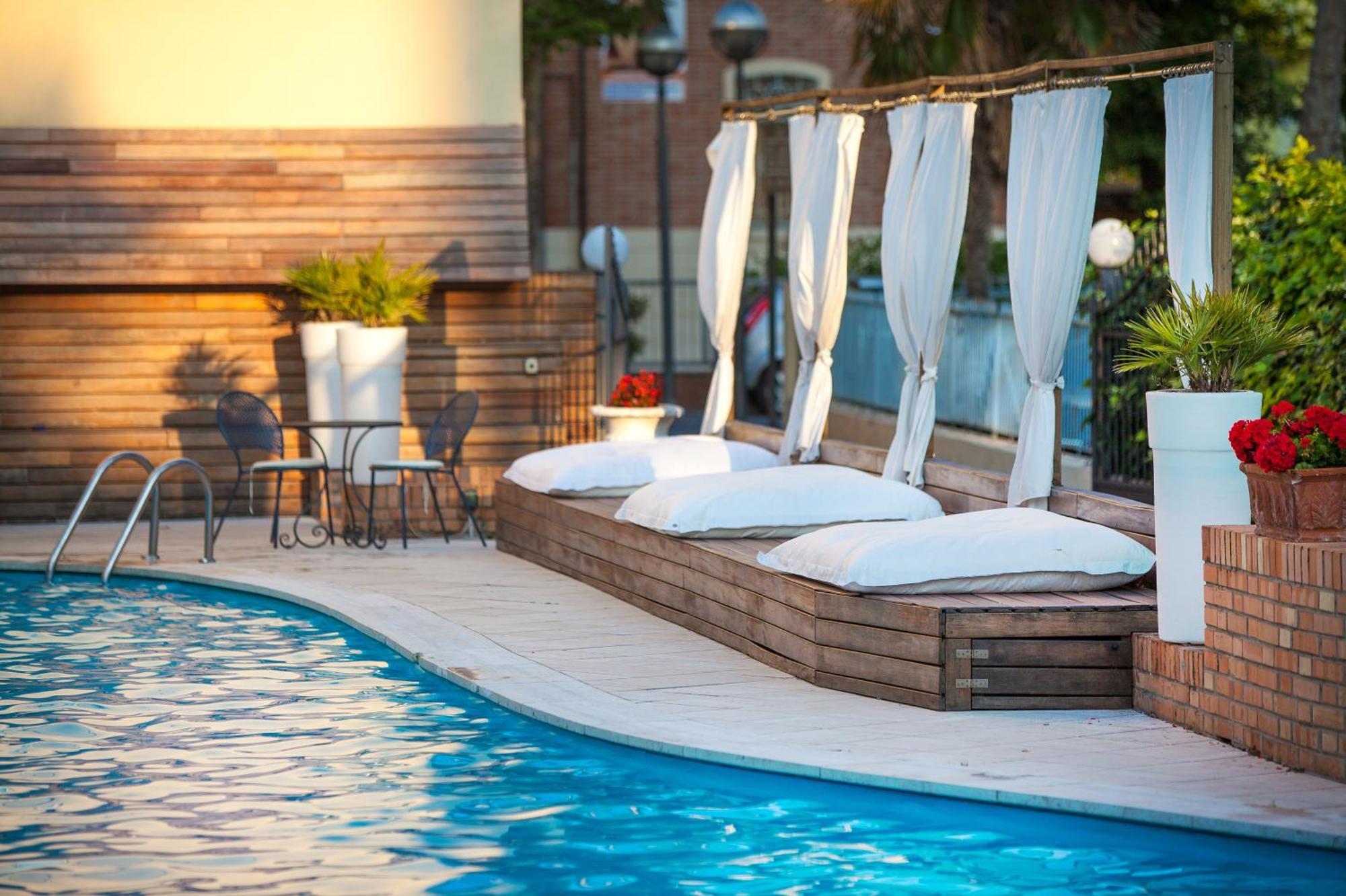 Villa Adriatica Ambienthotels Rimini Exteriör bild