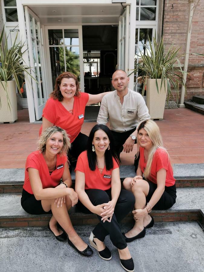 Villa Adriatica Ambienthotels Rimini Exteriör bild