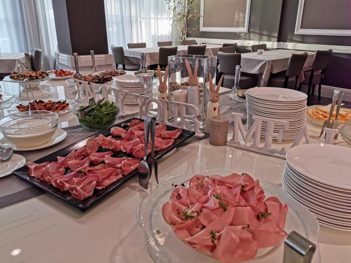 Villa Adriatica Ambienthotels Rimini Exteriör bild